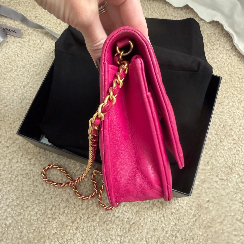 LAST CALL! Chanel Fuchsia Quilted Wallet on Chain Crossbody Bag - Picture 7 of 13